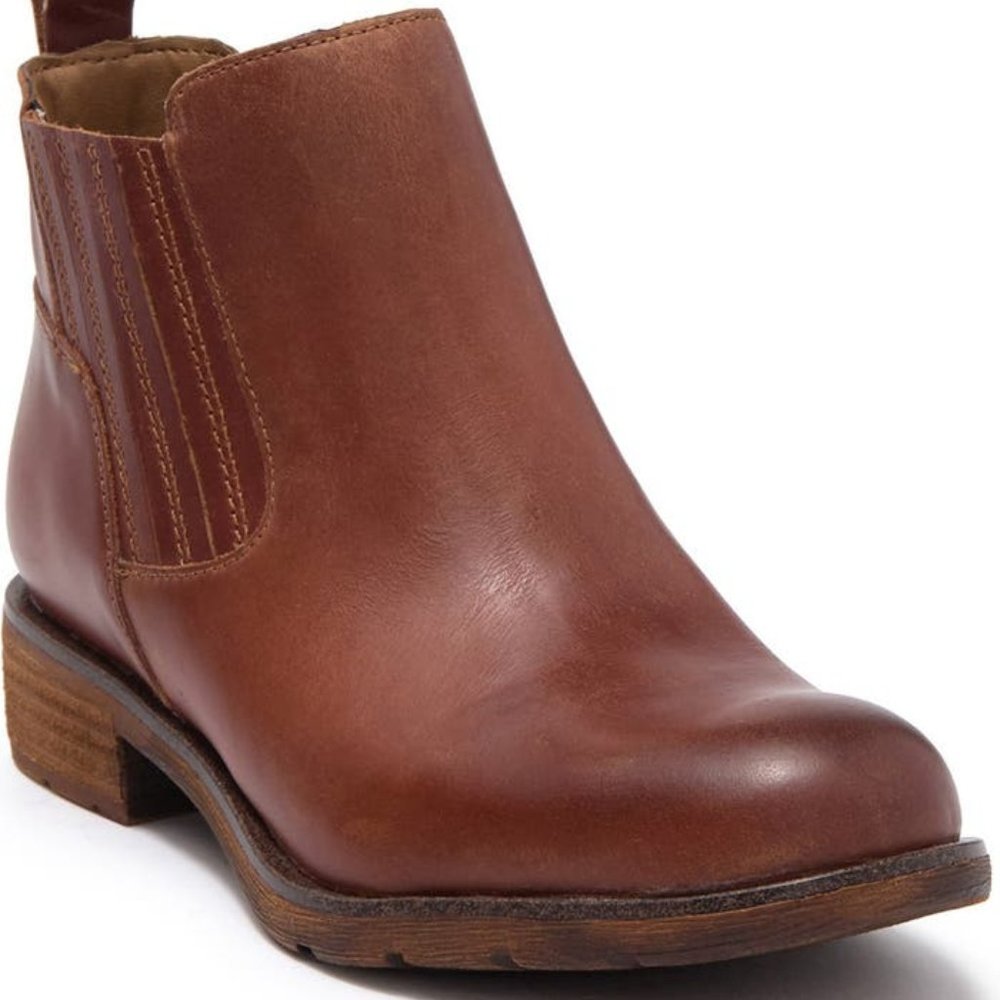 Sofft Brandi Leather Chelsea Boot